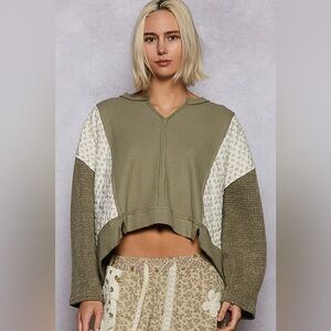 POL Mix Thermal Floral Pattern Quilted Knit Cropped Top with Raw Edge Detail